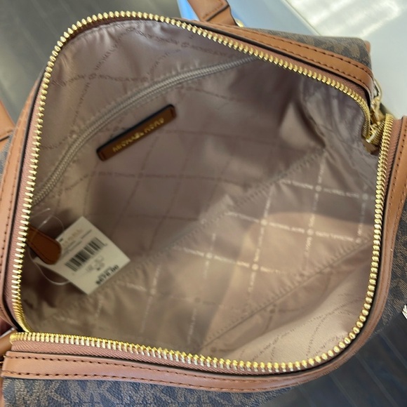 MICHAEL KORS JST TRAVEL MEDIUM DUFFLE SATCHEL SHOULDER CROSSBODY BAG MK BROWN - Picture 3 of 16